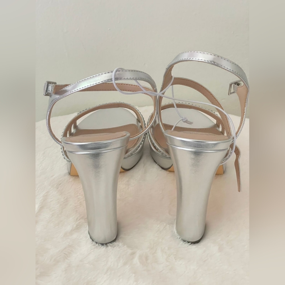 I.Miller Sophisticated Silver High Heel Sandals - Picture 4 of 10